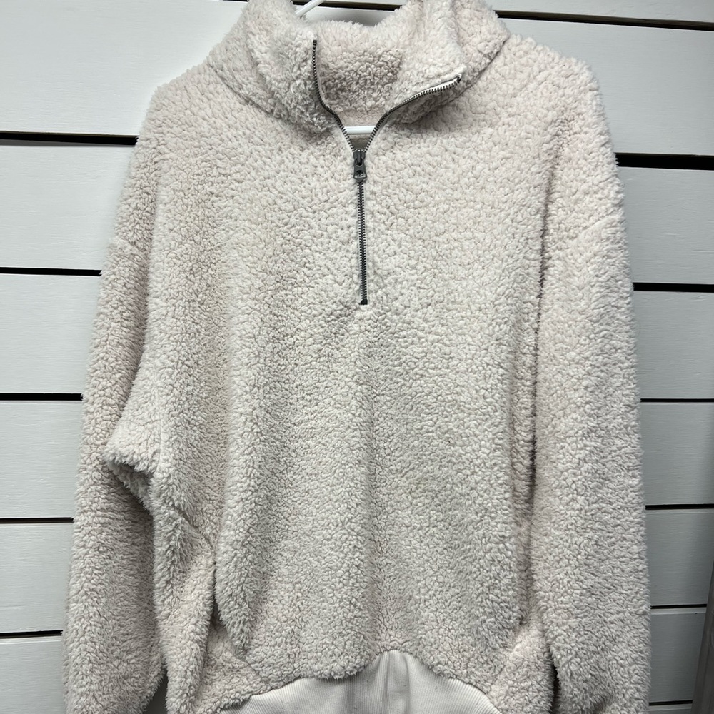 American Eagle Oversized Pull Over